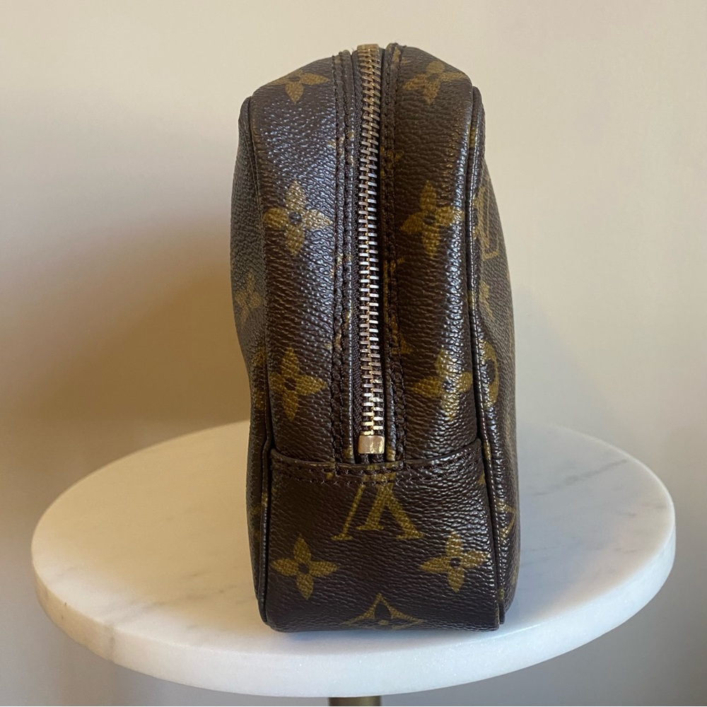 23 Louis Vuitton Monogram Canvas Trousse de Toilette Pouch - Picture 4 of 15